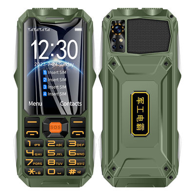 Un buon prezzo. 4 schede SIM 2G cellulare lampadina radio FM Q9 3,5 pollici in linea